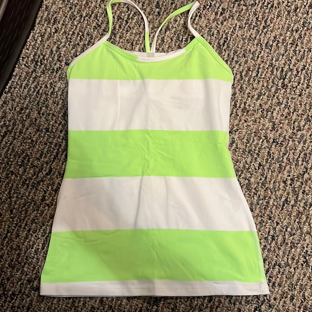 6 LULULEMON workout tank tops assorted lot all 6 size ! Amazing shape and clean